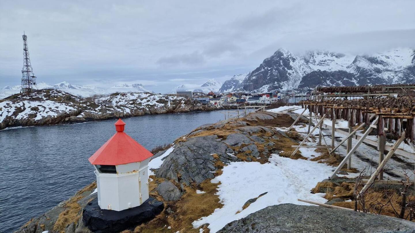 Leilighet I Banhammaren Med Balkong Henningsvaer Luaran gambar